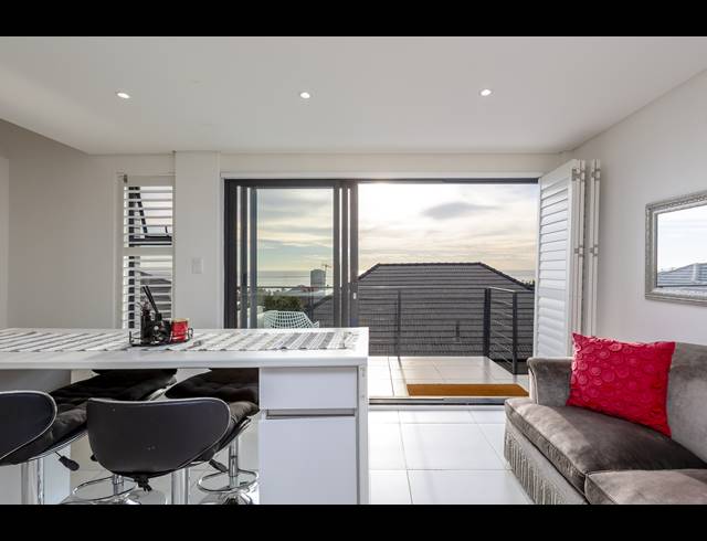 2 BEDROOM APARTMENT TO LET IN CAMPS BAY